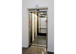 Stan_52m2_BAR_11